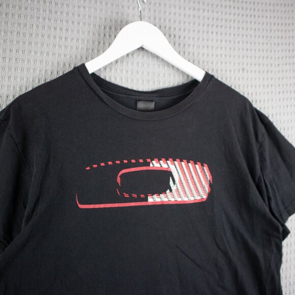 Oakley Distressed Logo Red Tee Mens - Picture 4 of 8